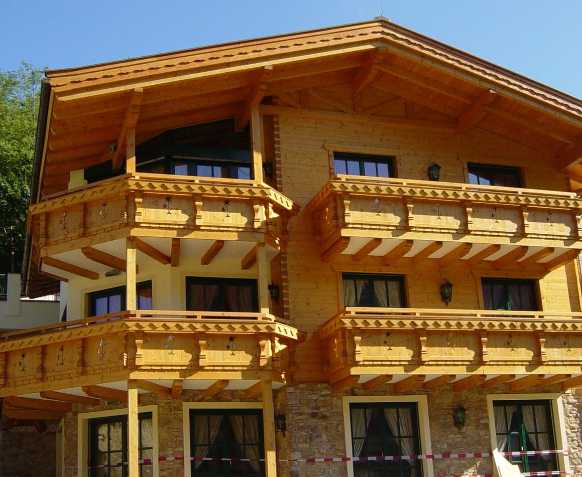 Balkone & Terrassen aus Holz von Profi aus Kaprun